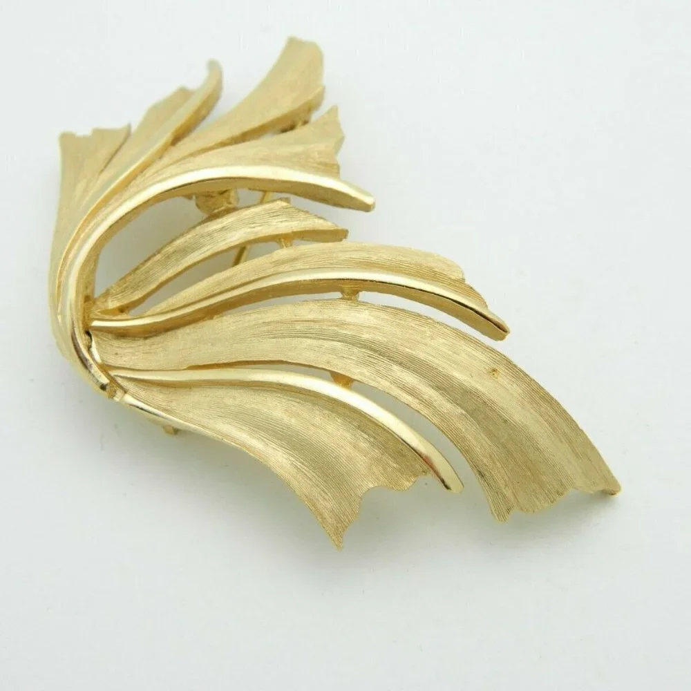 CROWN TRIFARI Textured Abstract Modern Openwork